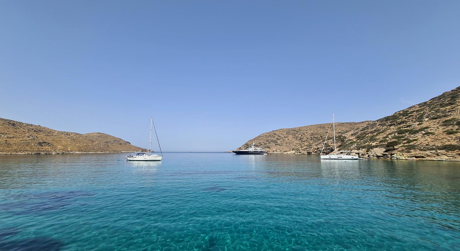 Kolona Beach clear water