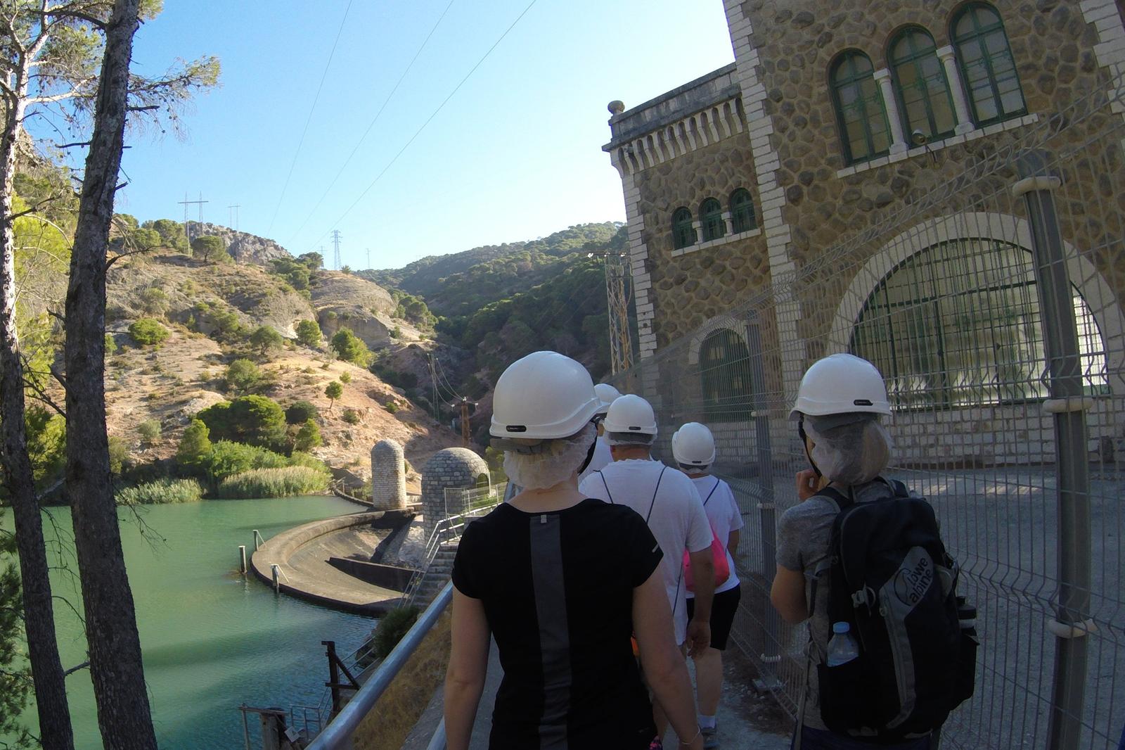 Caminito del rey queue