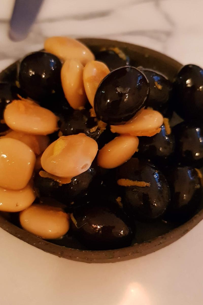 Senhor Uva olives
