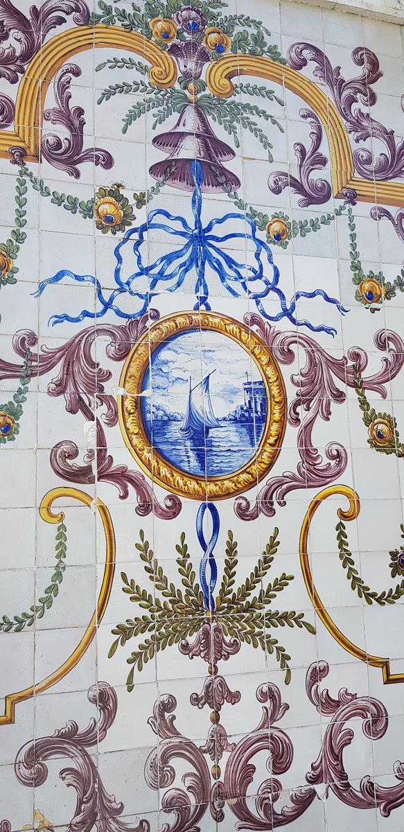 Lisbon boat tile