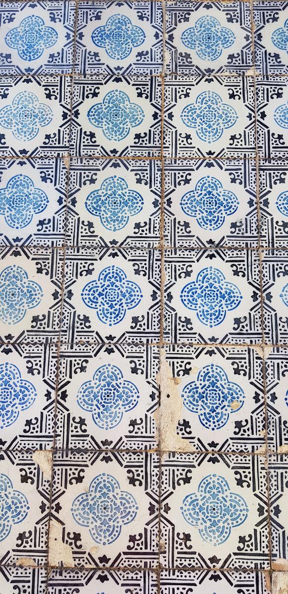 Lisbon worn tile