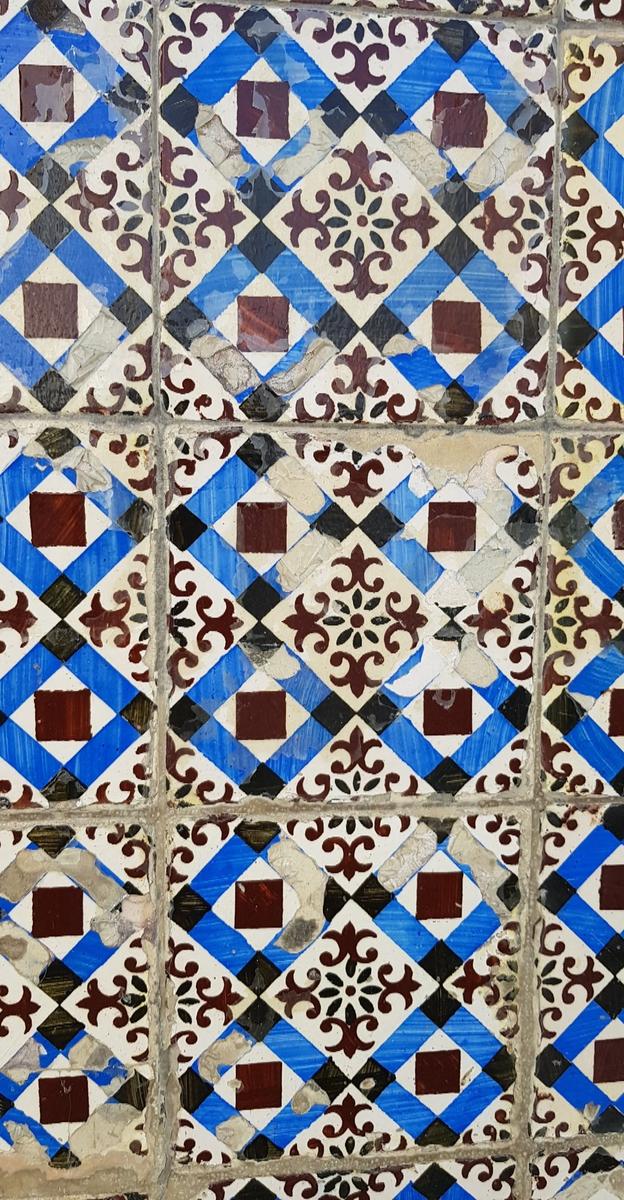 Lisbon worn tile