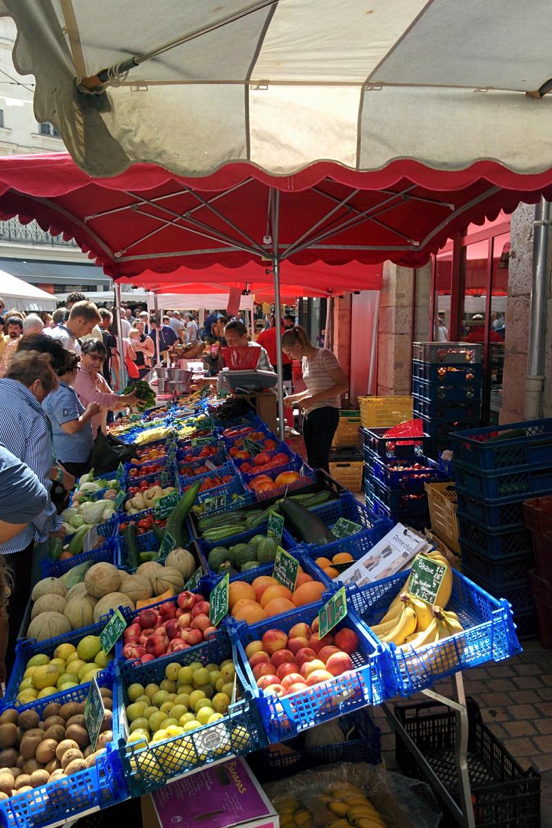 Saumur Saturday market